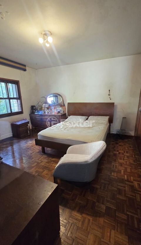 Image 7 - 882669