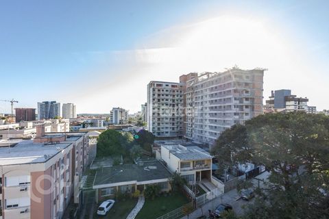 Image 16 - 882673