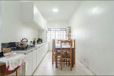 Image 9 - 882676