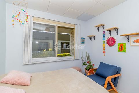 Image 9 - 882680