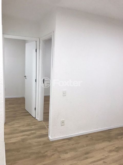Image 2 - 882683