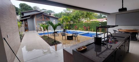Image 1 - 882688