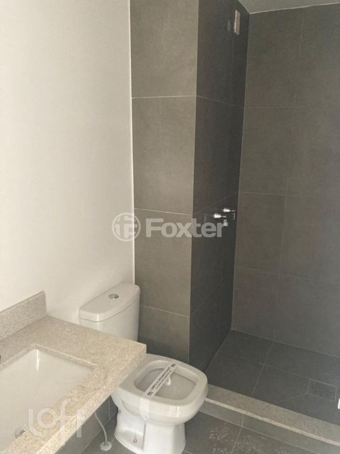 Image 7 - 882692