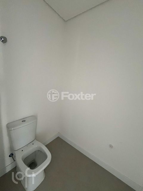 Image 8 - 882696