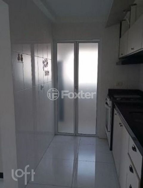 Image 5 - 882698