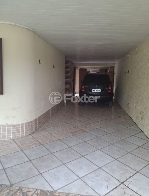 Image 7 - 882699