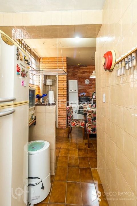 Image 15 - 882716