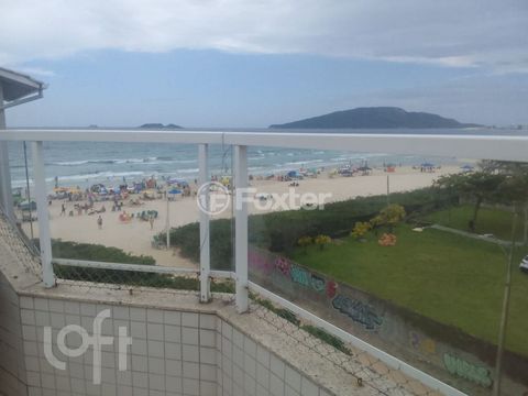Image 3 - 882717