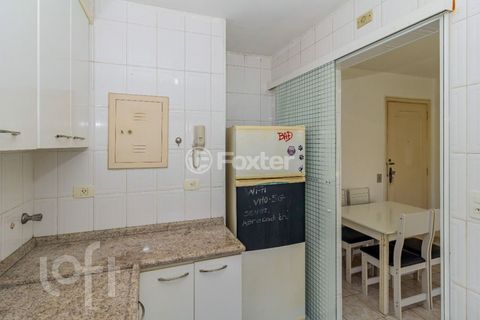 Image 15 - 882729