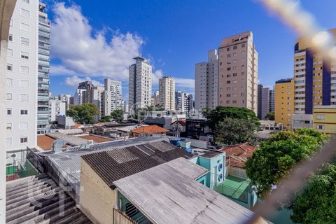 Image 3 - 882729