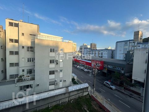 Image 17 - 882738