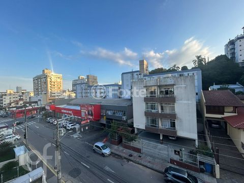 Image 10 - 882738