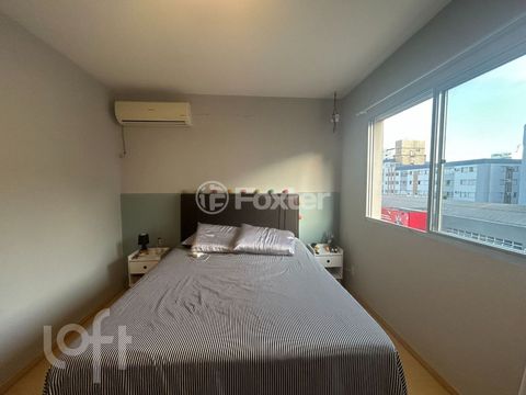 Image 8 - 882738