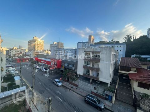 Image 6 - 882738