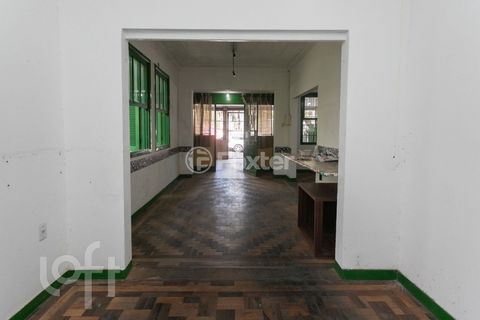 Image 9 - 882741