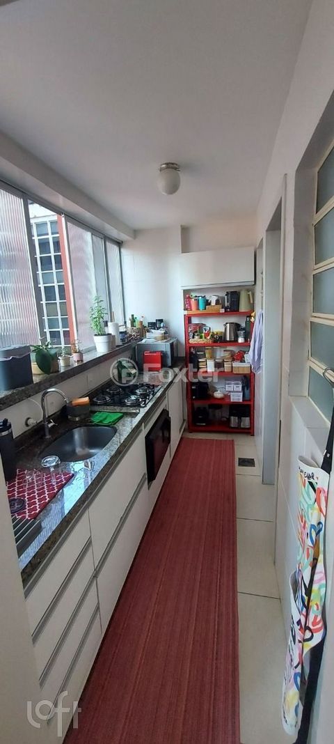 Image 6 - 882746