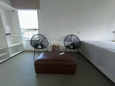 Image 7 - 882747