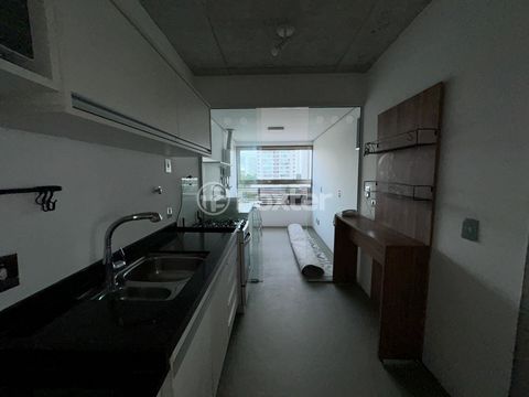Image 10 - 882747