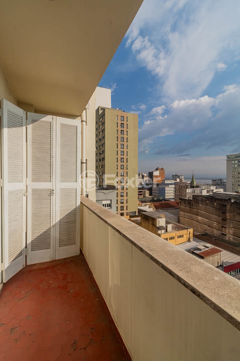 Image 3 - 882748