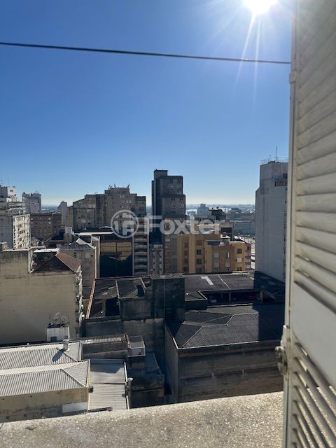 Image 9 - 882748