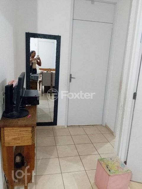 Image 8 - 882750