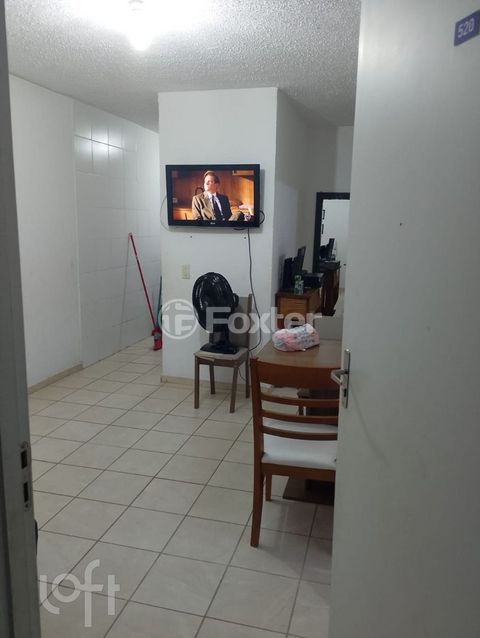 Image 7 - 882750