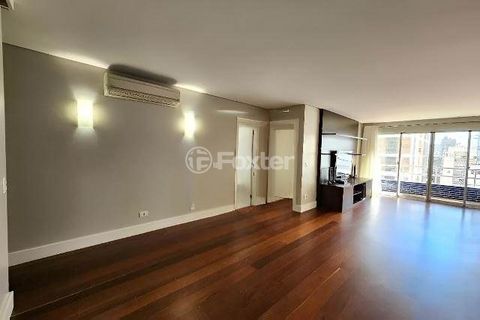 Image 1 - 882755