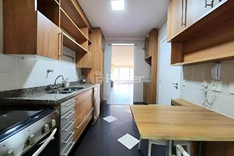 Image 9 - 882755