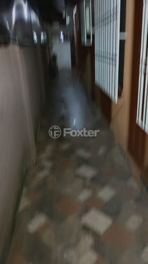 Image 16 - 882785