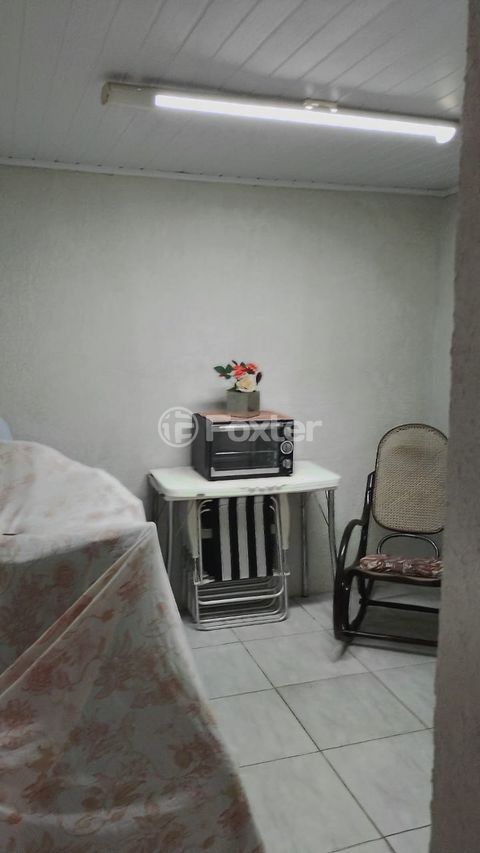 Image 6 - 882785