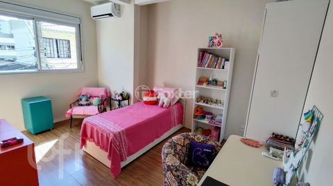 Image 15 - 882795
