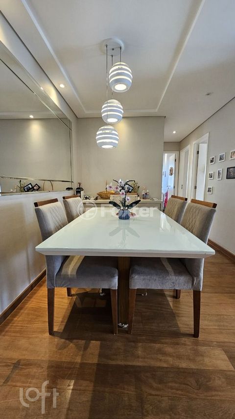 Image 7 - 882800