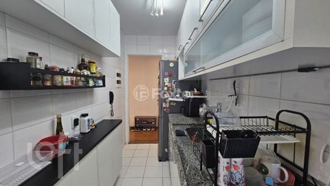 Image 8 - 882800