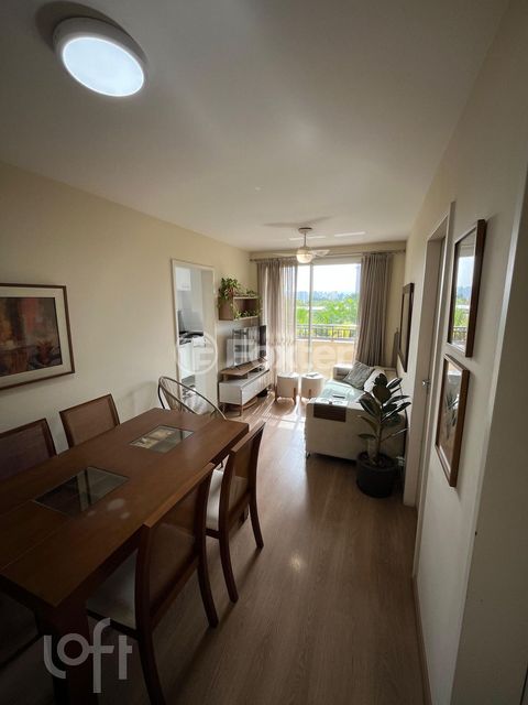 Image 10 - 882805