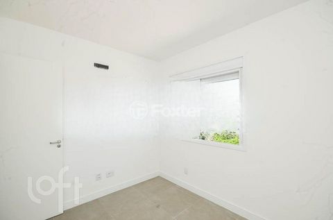 Image 17 - 882811