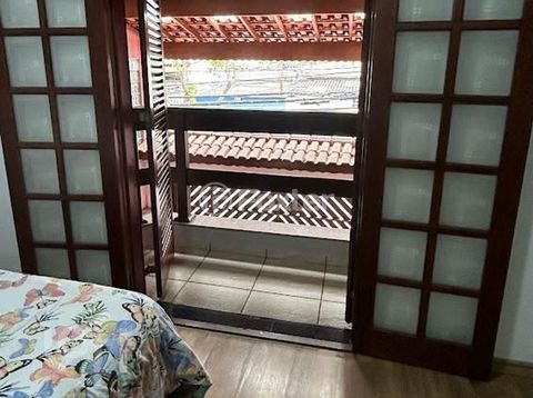 Image 10 - 882813