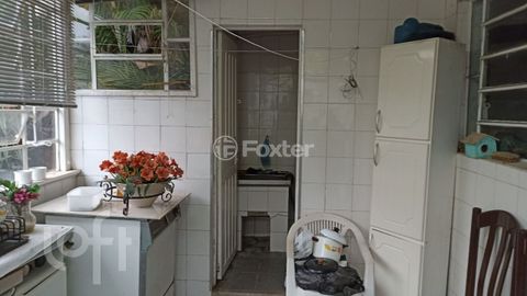 Image 8 - 882817