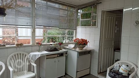 Image 7 - 882817