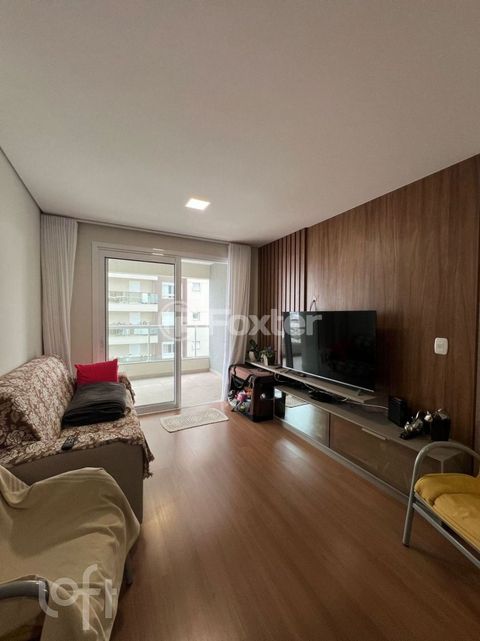 Image 7 - 882822