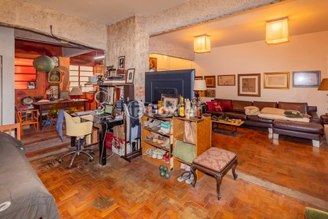 Image 8 - 882826