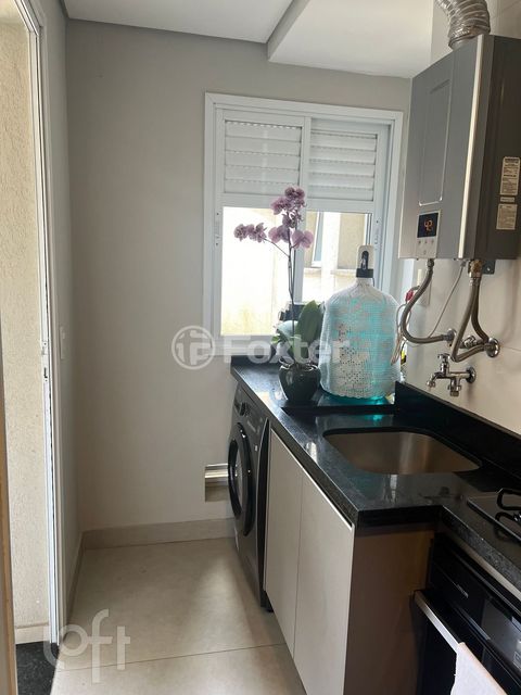 Image 7 - 882834