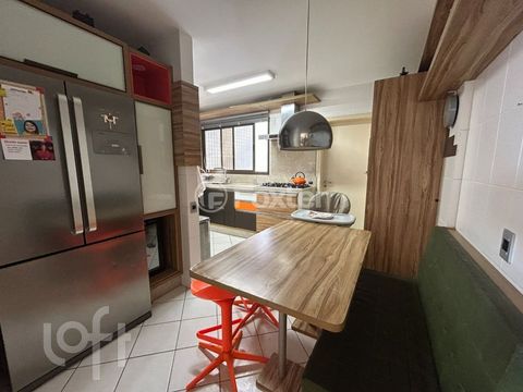 Image 7 - 882836