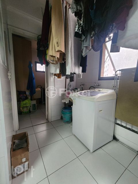 Image 7 - 882844
