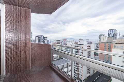 Image 3 - 882847