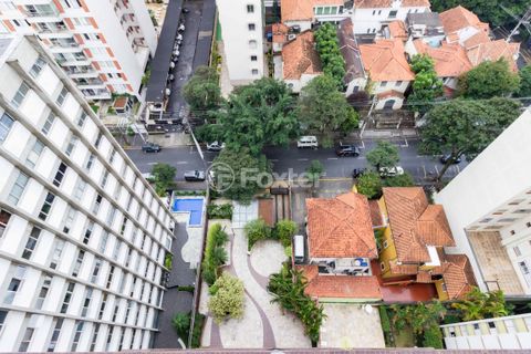 Image 7 - 882847