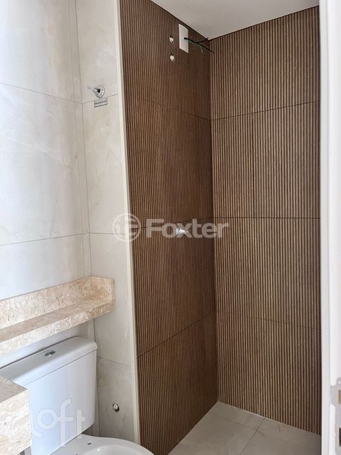 Image 6 - 882850
