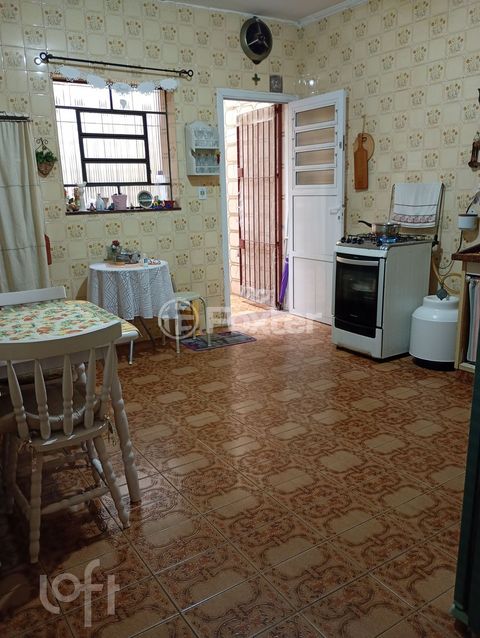 Image 1 - 882877