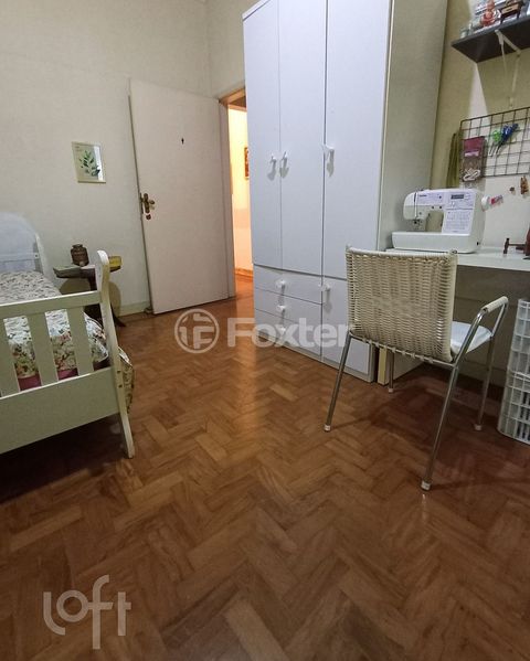 Image 5 - 882877