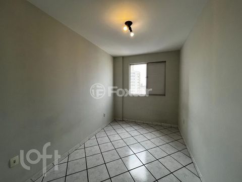 Image 7 - 882886