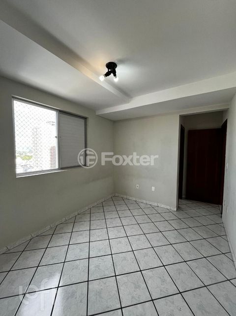 Image 3 - 882886